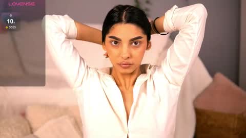 Ava online show from April 16, 7:02 pm