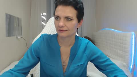 avasaturnian online show from November 13, 2:49 pm