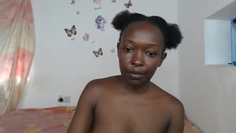 averrine online show from April 15, 8:15 am