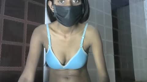 avery_lust01 online show from April 9, 6:19 am