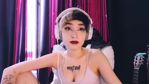 Snapshot of avi_nile chatting on September 20, 5:06 am Avriel online show from September 20, 5:06 am