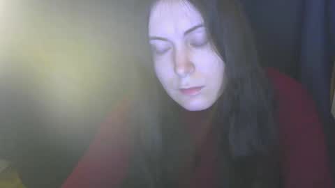 avialenne online show from April 1, 6:05 pm