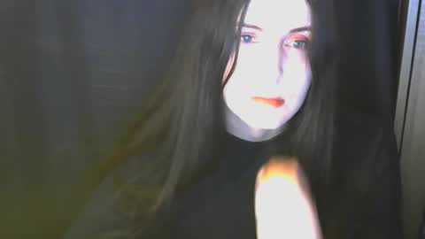 avialenne online show from March 31, 6:19 pm