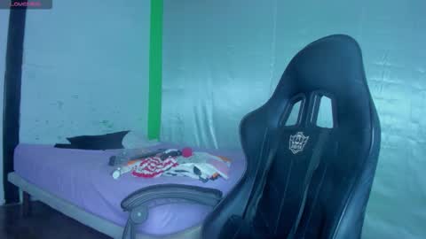 avril_jonson online show from March 21, 3:11 am