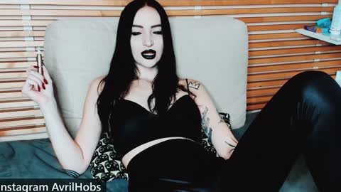 Avril online show from December 28, 7:33 am