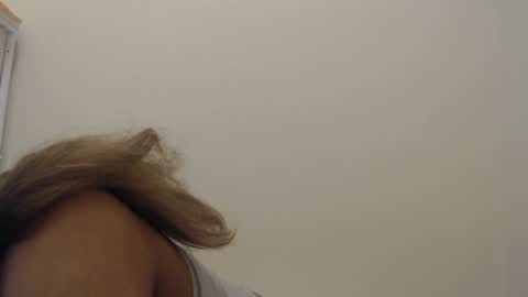 Snapshot of awkwardjasminee chatting on September 16, 3:47 am Jasminee online show from September 16, 3:47 am