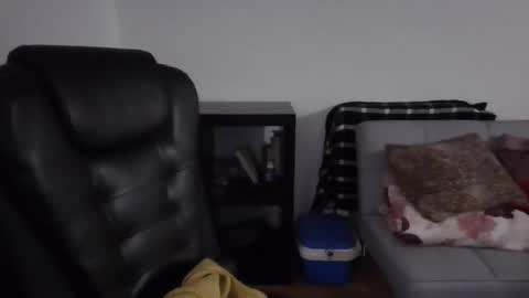 axue online show from December 3, 8:00 pm