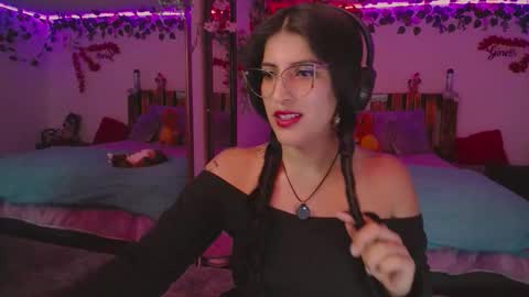 Azahar online show from November 18, 1:28 am