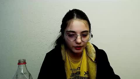 azumi_chan_ online show from December 18, 7:24 am