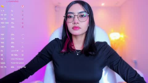 Azura online show from March 31, 7:25 pm