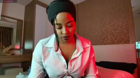 Coco online show from April 18, 8:09 pm