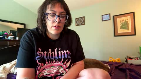 blue online show from April 4, 9:46 pm