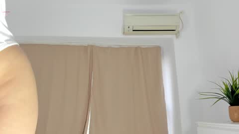 Aylin  online show from November 22, 7:00 am