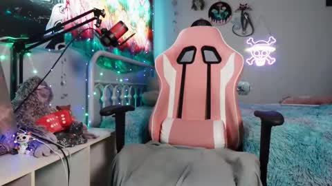 Bae Bae Blue online show from January 9, 9:08 pm