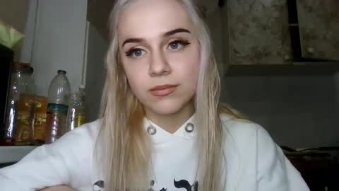 barbie___girl online show from February 22, 7:15 pm