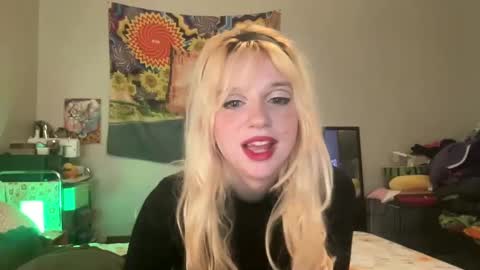Snapshot of bardoteyed chatting on October 14, 7:38 pm Bardot Eyed online show from October 14, 7:38 pm