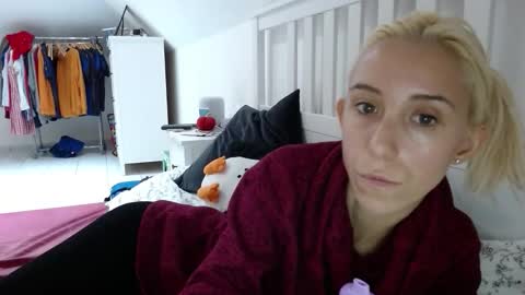 Lena online show from October 18, 12:08 pm