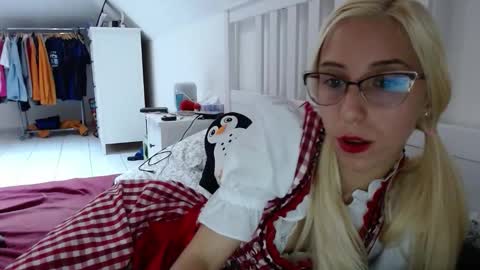 Lena online show from October 14, 5:59 pm