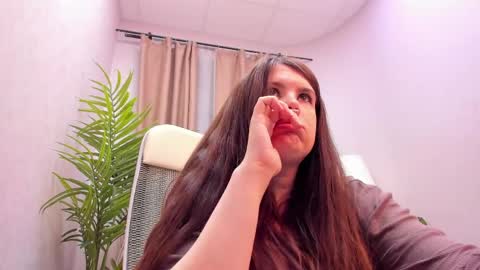 battymoll online show from March 31, 3:45 pm