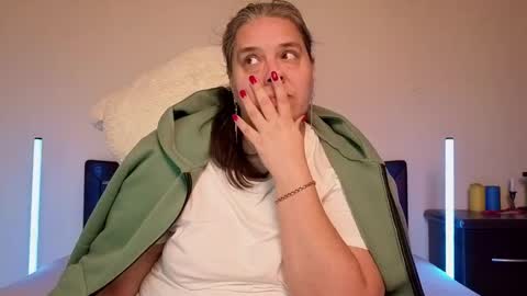 Love online show from November 20, 11:33 am