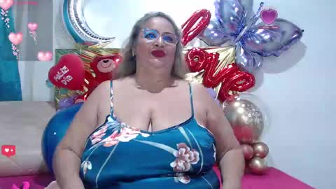 Snapshot of bbwsalome chatting on February 18, 8:37 pm Salome online show from February 18, 8:37 pm