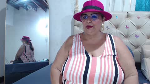 Snapshot of bbwsalome chatting on January 9, 8:22 pm Salome online show from January 9, 8:22 pm