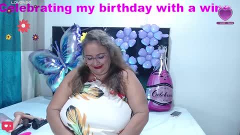 Snapshot of bbwsalome chatting on February 10, 9:04 pm Salome online show from February 10, 9:04 pm