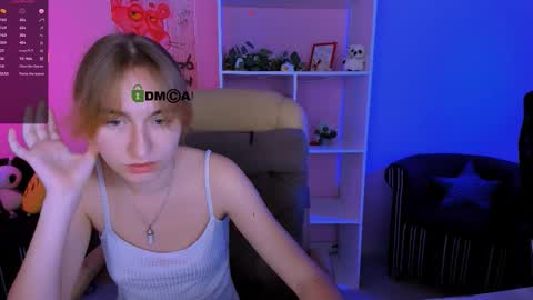 Snapshot of beauty_ginger chatting on October 1, 1:05 pm beauty_ginger online show from October 1, 1:05 pm