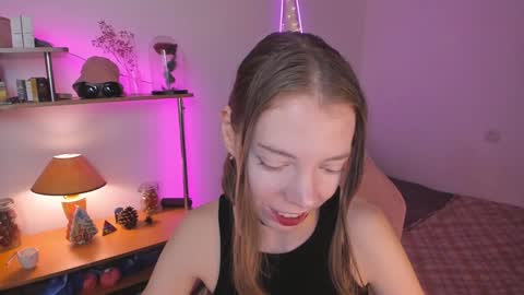 Snapshot of beautyeliise chatting on December 16, 7:58 am Eliise online show from December 16, 7:58 am