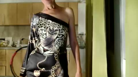 Snapshot of bebacksooon chatting on September 27, 6:37 pm Raluca online show from September 27, 6:37 pm