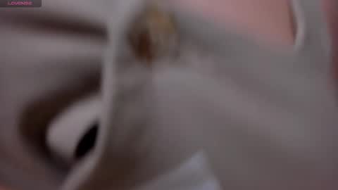 Am Becca online show from March 8, 11:47 am