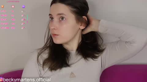 BeckyMartens come join me on    while im offline here  online show from April 6, 2:22 am