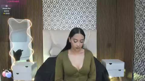 BELLA online show from November 9, 8:27 pm