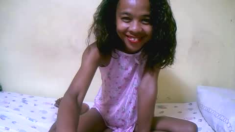 bella193999 online show from December 8, 3:53 am