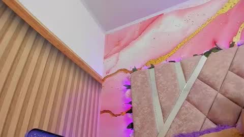 Melanie  online show from February 12, 11:01 am