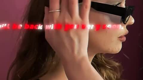 Bella online show from April 16, 9:39 pm