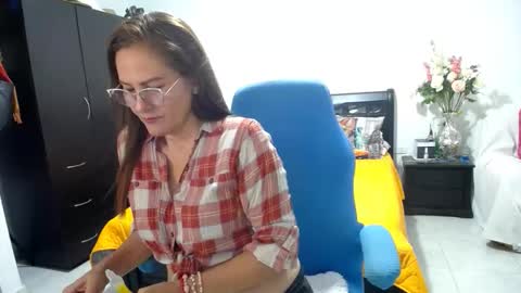 Bella online show from October 31, 12:23 am