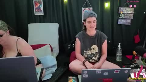 Bella James online show from November 27, 6:00 pm