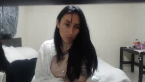 bella_luna34 online show from March 3, 11:44 pm
