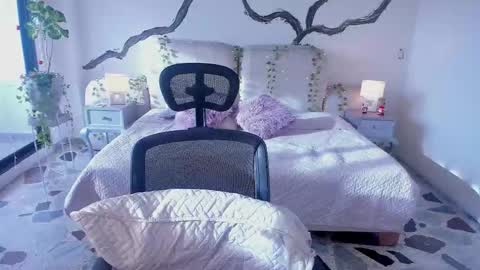 bellaastorm online show from November 22, 9:17 pm