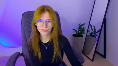 Snapshot of bellafoxi chatting on September 30, 11:38 am BellaFoxi online show from September 30, 11:38 am