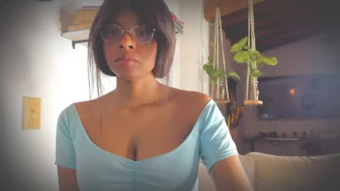 Bellah online show from March 29, 11:04 pm