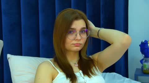 BellaMarebelle online show from March 6, 6:36 pm