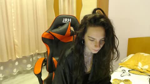 bellaqueen0701 online show from February 16, 9:59 pm