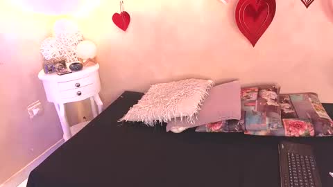 bellarooux online show from February 27, 11:54 am