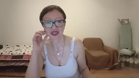 Emma online show from June 15, 7:25 pm