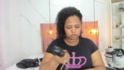 belle online show from April 12, 12:52 pm