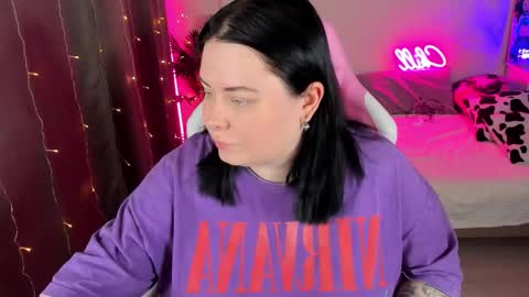 LinaBoo online show from November 4, 4:34 pm