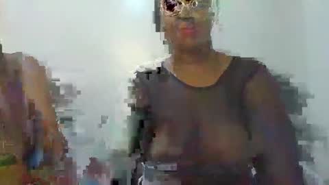 berries_lee online show from March 10, 6:56 pm