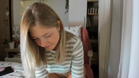 Vicky   online show from January 24, 7:07 pm